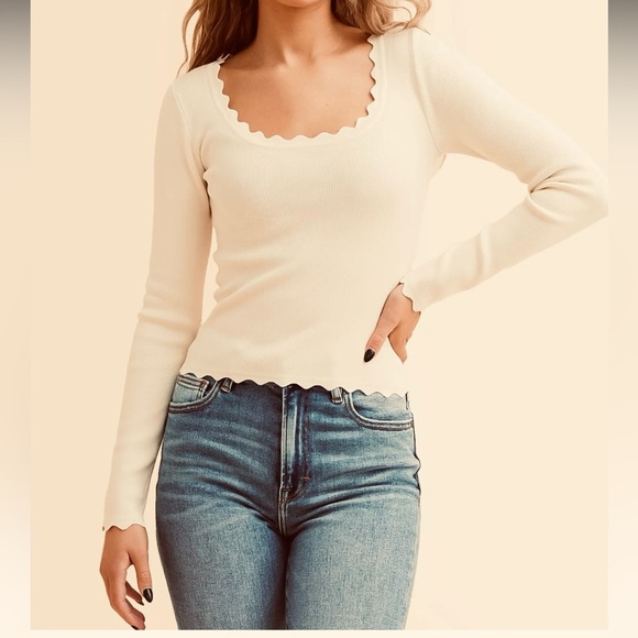 The Workshop Sweaters - The Workshop Scallop Trim Top Size Medium Oatmeal Long Sleeve Square Neckline